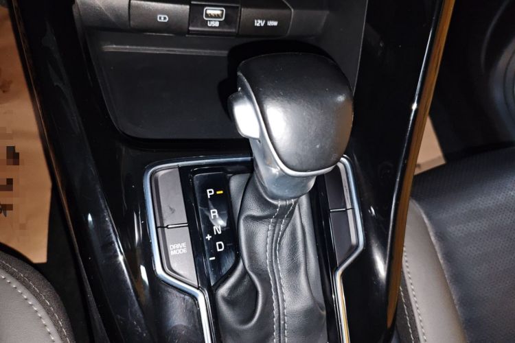 Used Kia Sportage R 2019 2.0L Automatic Smart Luxury Edition Gear Lever