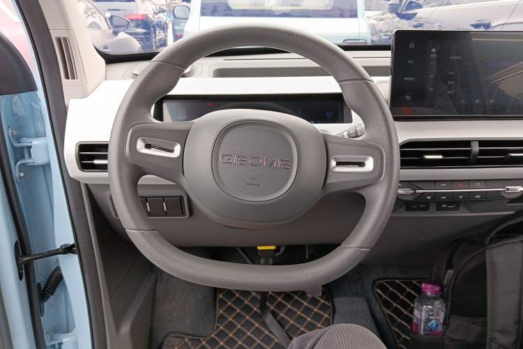 Used Geely Galaxy Panda 2023 Panda Mini 200km Endurance Bear
