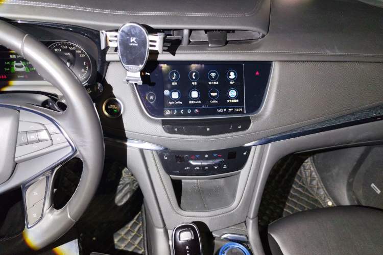 Used Cadillac XT5 2021 28T Luxury Model Audio And AC Panel