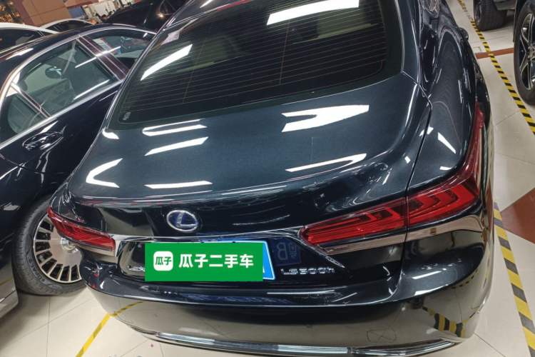 Used Lexus LS 2021 500h Executive Edition
