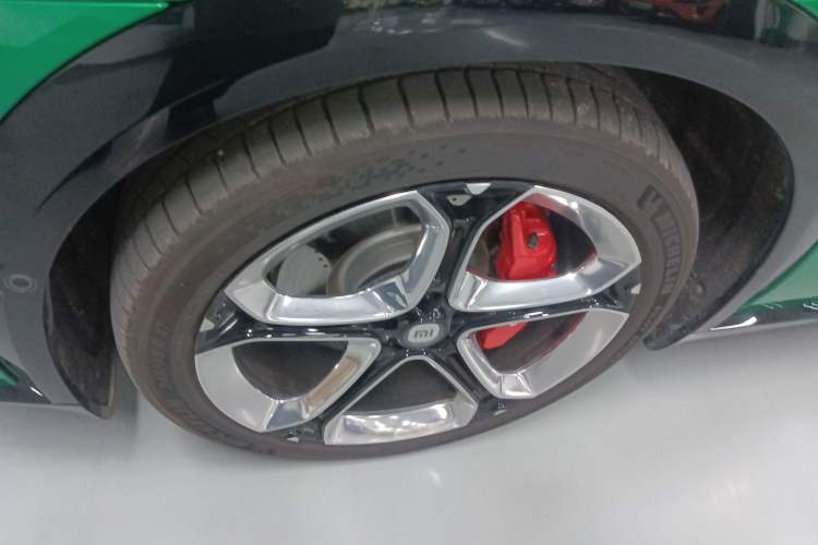 Used Xiaomi Auto YU7 2025 Ultra-Long Range High-Performance All-Wheel-Drive Max Edition