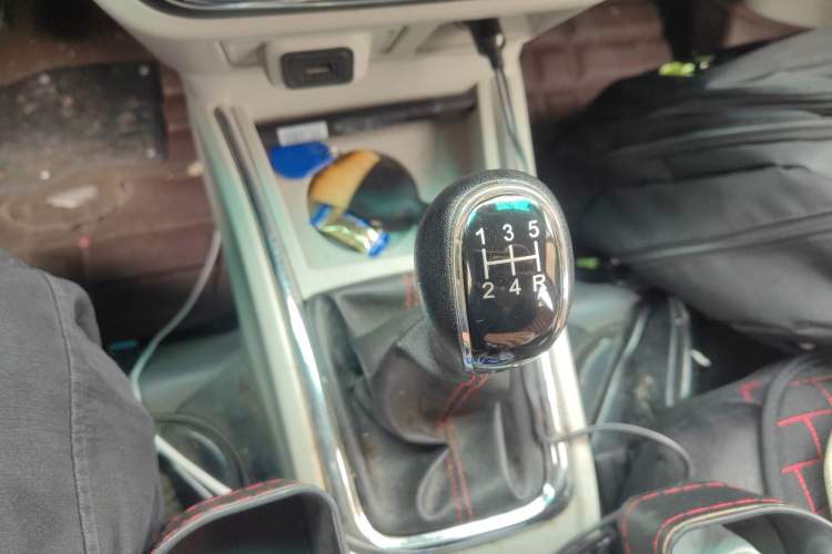 Used Jinbei New Hiace X30L 2021 1.5L Business Central Air-Conditioned Coach China VI Standard SWC15M