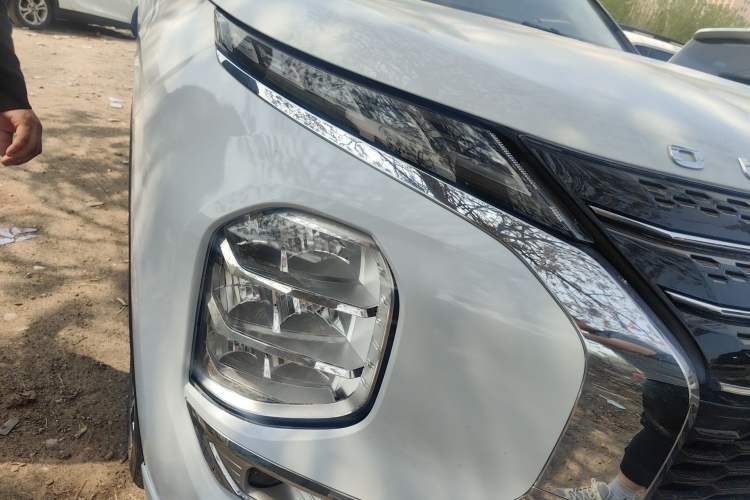 Used Mitsubishi Outlander 2023 1.5T CVT Four-Wheel Drive Prestige Edition 7 Seats Right Front Headlight