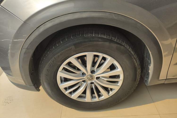 Used Brilliance V6 2018 1.5T Manual Elite Model Left Front Wheel Hub