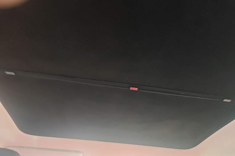 Used Venucia V DD-i 2023 110 km iE Version Headliner