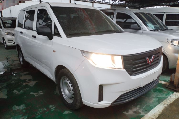Used Wuling Hongguang PLUS 2020 1.5L Manual Standard Edition 5 Seats