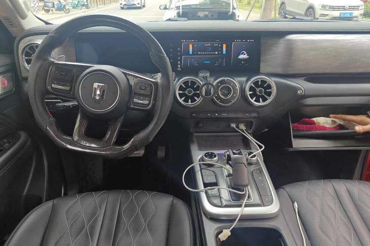 Used Tank 300 2023 Off-Road Edition 2.0T Challenger Center Console