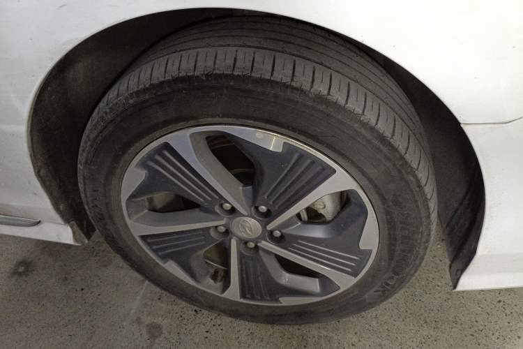 Used Hyundai Sonata Plug-in Hybrid 2018 2.0 PHS Smart Connect Version China VI Standard
