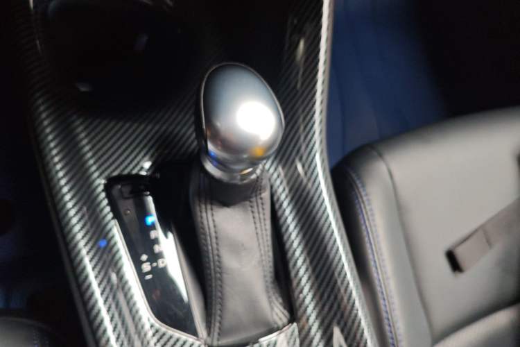 Used Toyota C-HR 2021 Dual-Motor 2.0L E-CVT Luxury Edition
