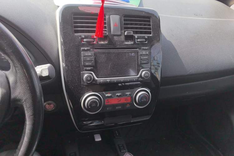 Used Venucia Leaf 2014 Navigation Version 6.6 KW