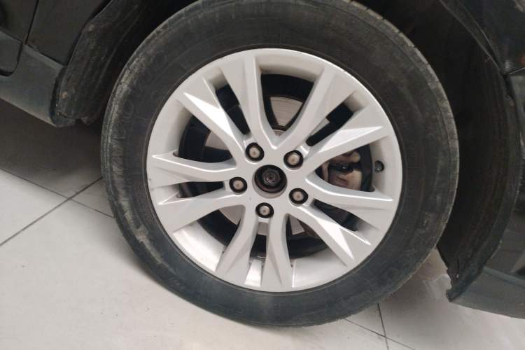 Used Baojun 730 2016 1.8L iAMT Comfort Version 7 Seats Right Front Wheel Hub