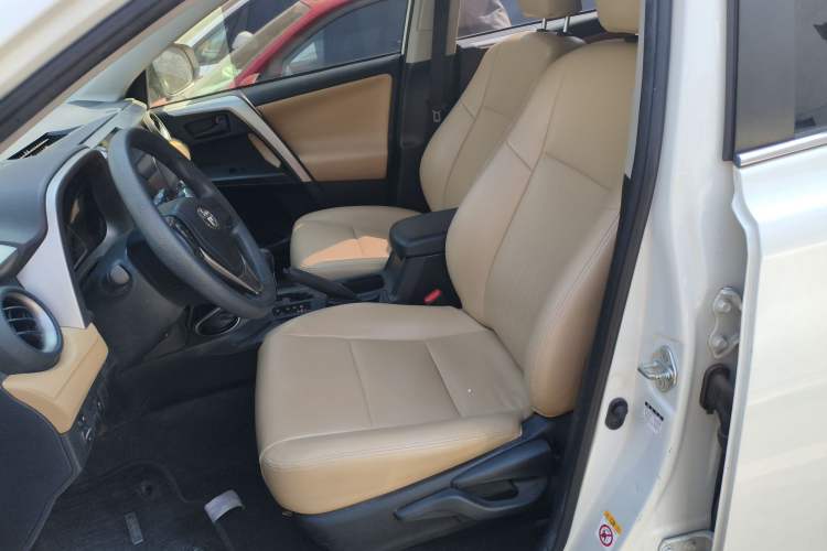 Used Toyota RAV4 2016 2.0L CVT Two-Wheel Drive Urban Edition China V Standard