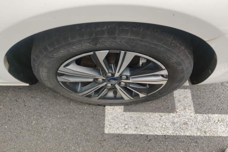 Used Ford Escort 2021 1.5L Automatic Diamond Edition Right Front Wheel Hub