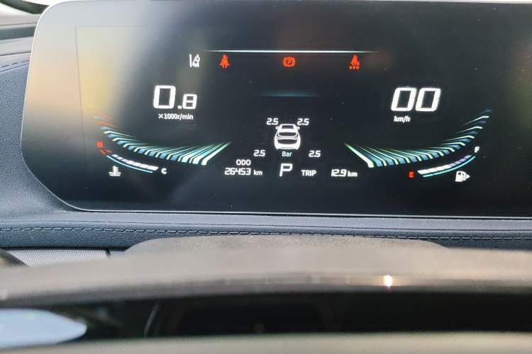 Used FORTHING T5 EVO 2021 1.5TD DCT Diamond Edition Odometer Close Up