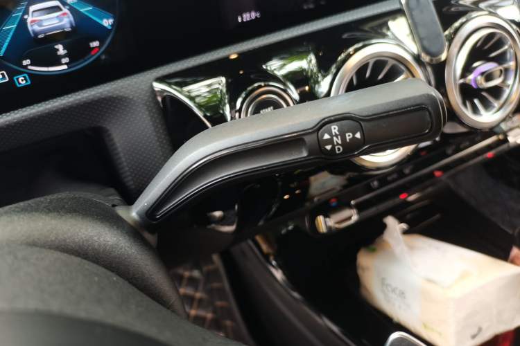 Used Mercedes-Benz A-Class 2020 Restyled A 200 L Sport Sedan Fashion Version Gear Lever