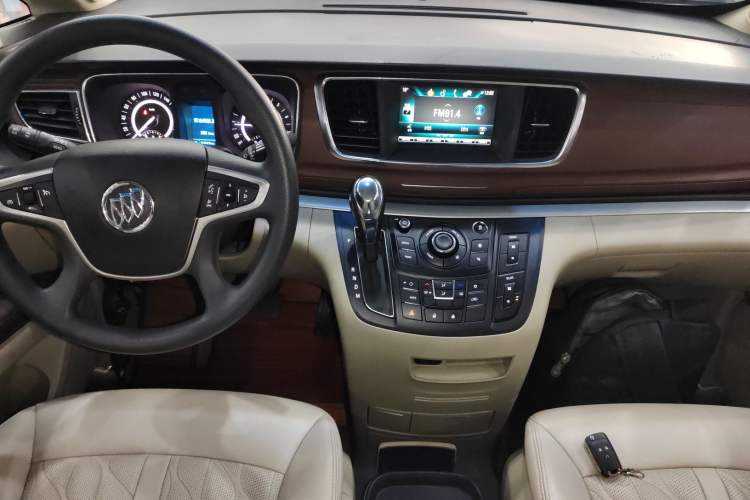 Used Buick GL8 2018 28T Comfort Model China VI Standard