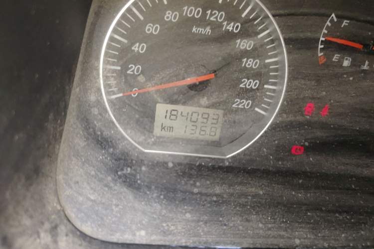 Used Jinbei Express 2017 2.0L Standard Version V19 Odometer Close Up