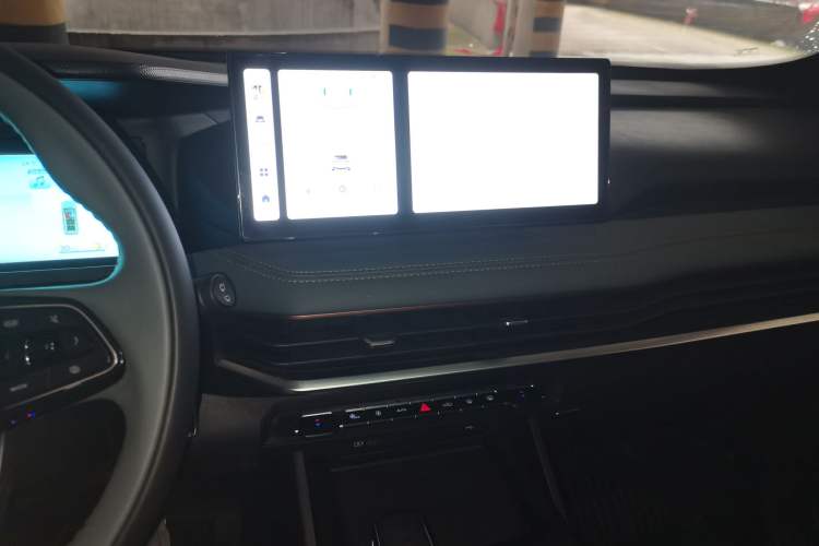 Used Geely Auto Haoyue L 2023 2.0T DCT Prestige Edition
