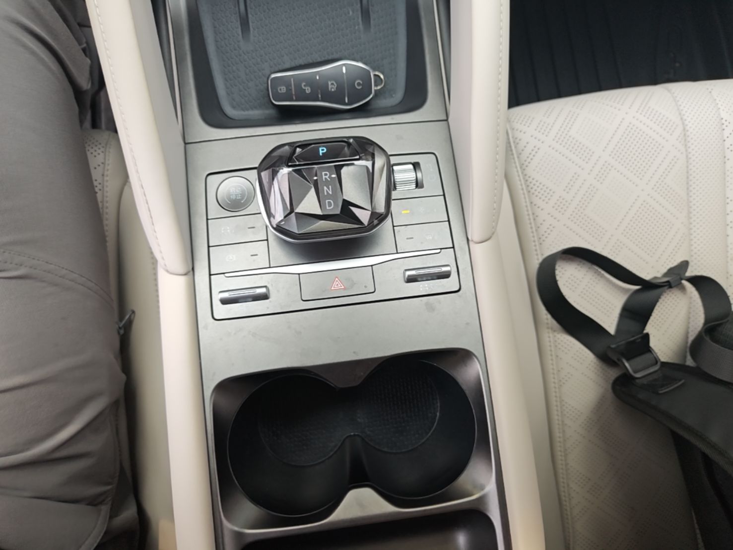 BYD Yuan UP 2024 401 km Active Version — снимка 16