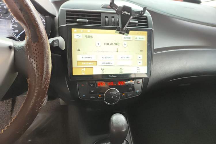 Used Nissan Tiida 2013 1.6L CVT Cool Cafe Edition
