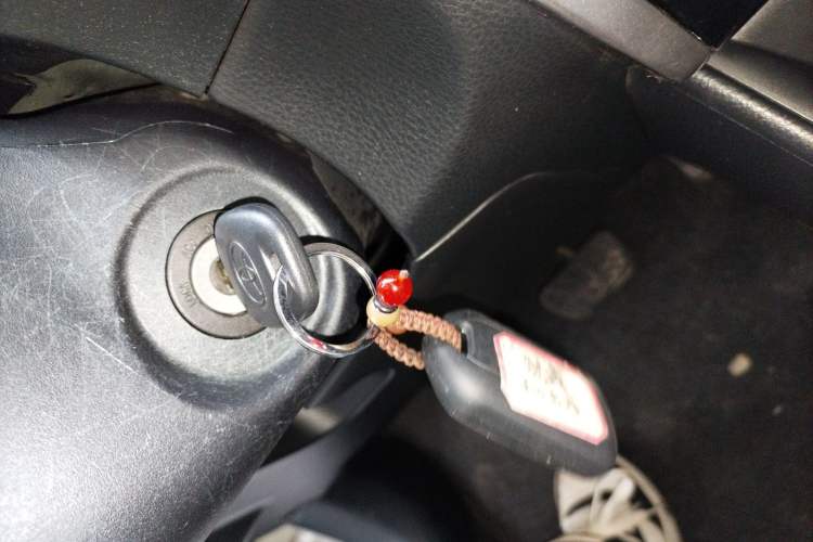 Used Toyota YARiS L Zhi Xuan 2017 1.5G CVT JingSu Model with Upgraded Sunroof
