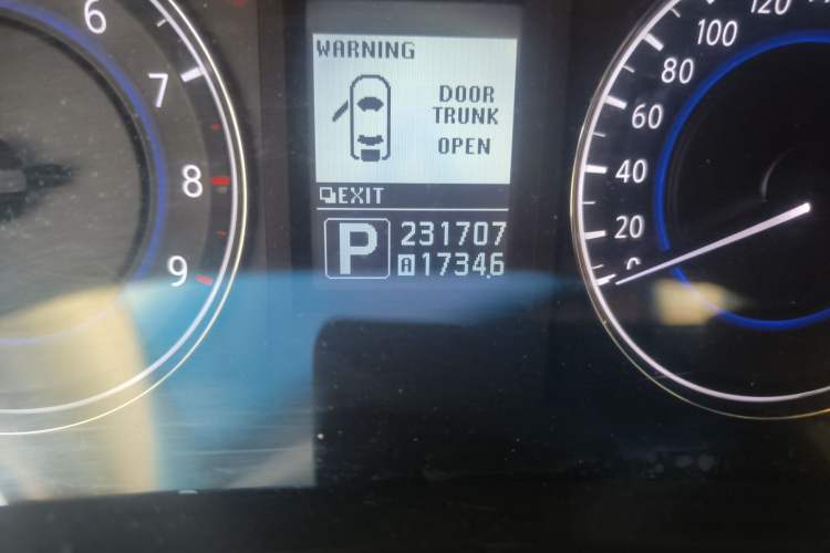 Used Infiniti G Series 2013 G25 Sedan Luxury Sport Edition Odometer Close Up