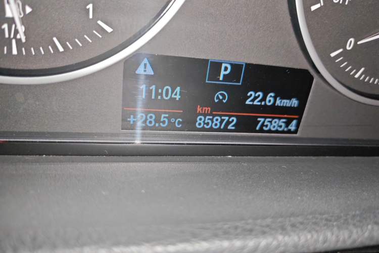 Used BMW 1 Series 2017 118i Sport Edition Odometer Close Up