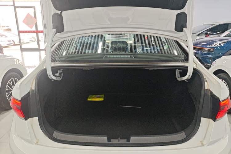 Used Volkswagen Sagitar 2025 Facelift 200TSI DSG Flyover Edition
