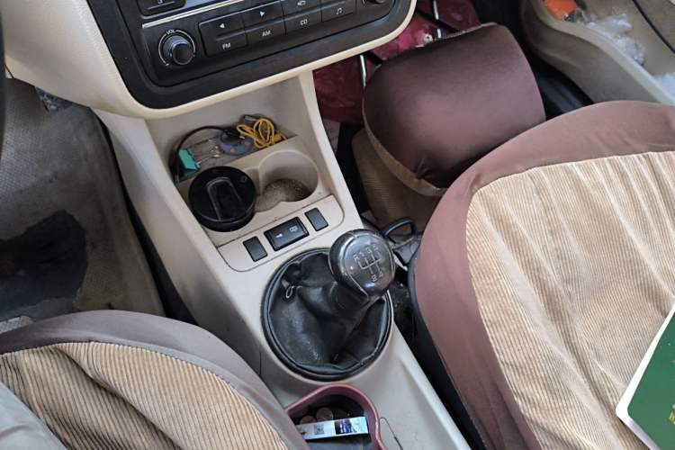 Used Skoda Fabia 2011 1.4L Manual Crystal Edition Gear Lever