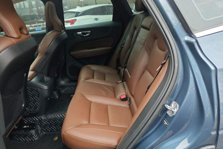 Used Volvo XC60 2019 T5 4x4 Smart Edition China VI Standard