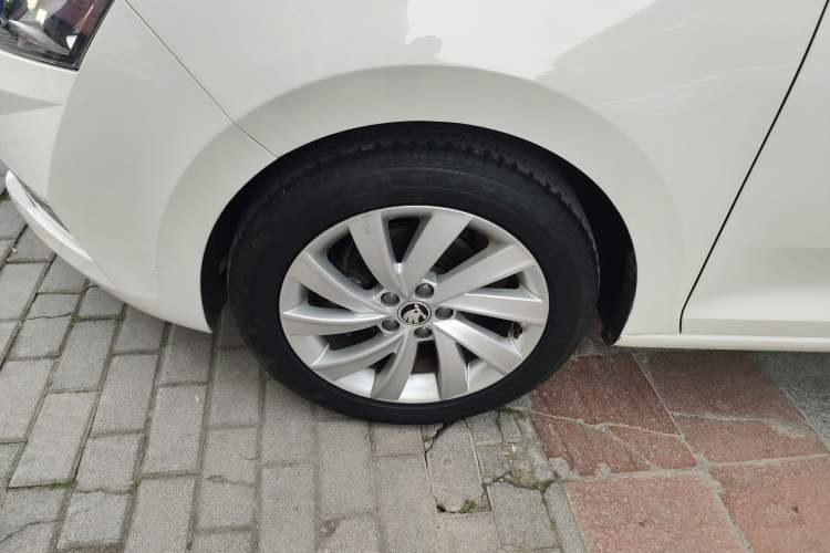 Used Skoda Rapid 2019 1.5L Automatic Comfort Edition China VI Standard
