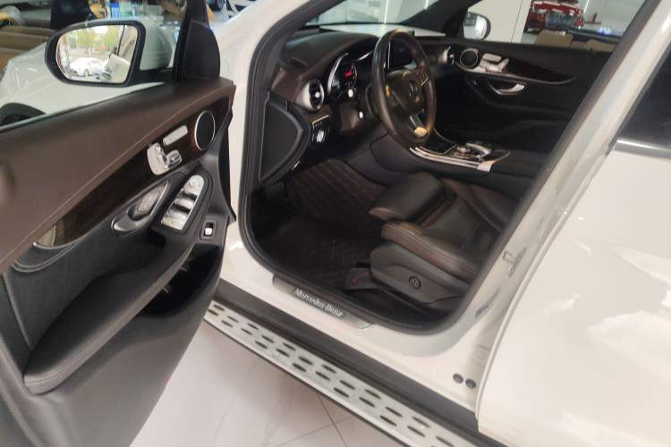 Used Mercedes-Benz GLC 2019 Facelift GLC 260 L 4MATIC Luxury Model