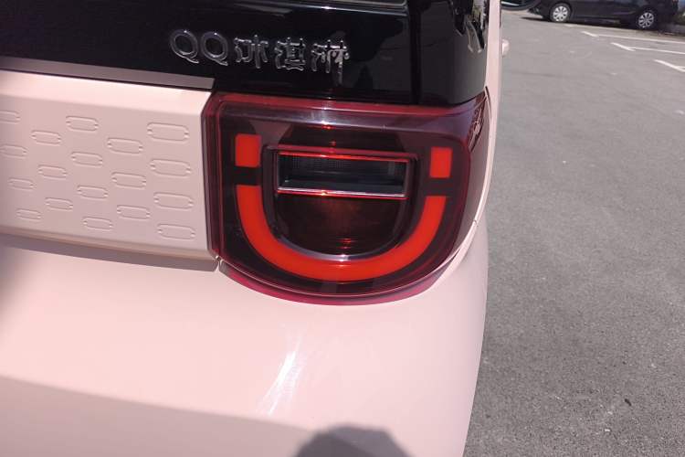 Used Chery QQ Ice Cream 2022 170km Sundae Phosphate Lithium-Ion
