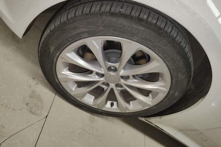 Used Cadillac CT5 2022 28T Luxury Version (Standard Edition) Left Front Wheel Hub