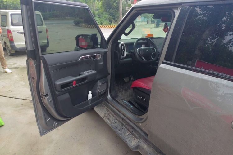 Used JETOUR Traveler 2024 2.0T All-Wheel-Drive Silver Dragon Wings Driver Seat