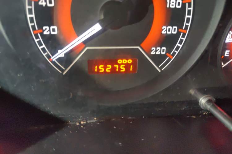 Used Soueast V3 Lingyue 2011 Revised Version 1.5L Manual – Style Edition Odometer Close Up