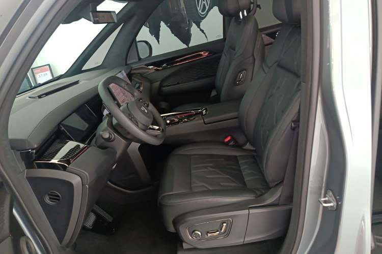 Used Zeekr 009 2024 7-Seater Aisle Version 108 kWh
