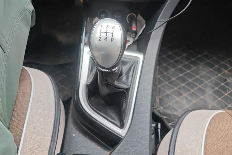 Used Changan Alsvin V7 2015 1.6L Manual LeShang Edition China IV