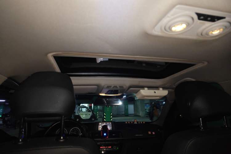 Used BMW 3 Series 2014 320Li Fashion Model Headliner