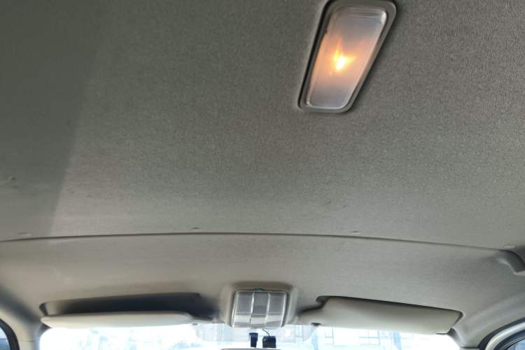 Used SAIC MAXUS Xintu V80 2021 2.0T PLUS Manual City Edition Short Wheelbase Ultra-Low Roof 5/6 Seats