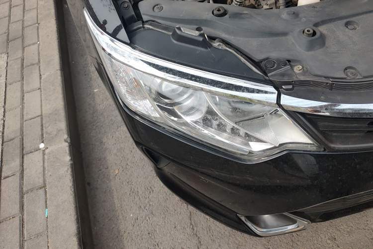 Used Toyota Camry 2015 2.0G Premier Edition Right Front Headlight