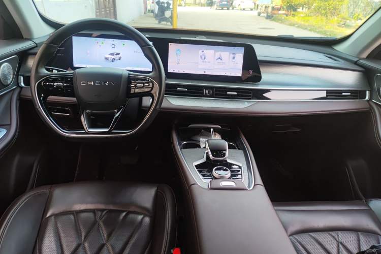 Used Chery Tiggo 8 PRO 2024 Champion Edition 390T Two-Wheel Drive Peak Version 7 Seats
