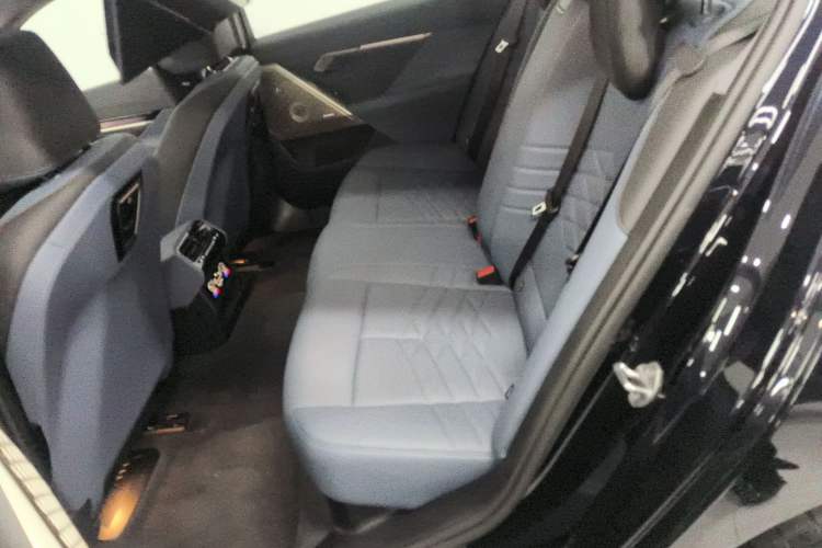 Used BMW 5 Series 2025 530Li Luxury Edition M Sport Package
