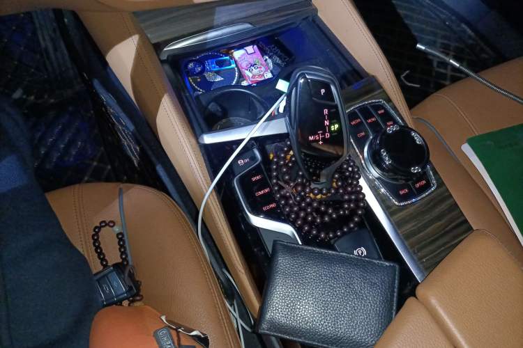 Used BMW 6 Series GT 2018 630i Luxury Design Package Gear Lever