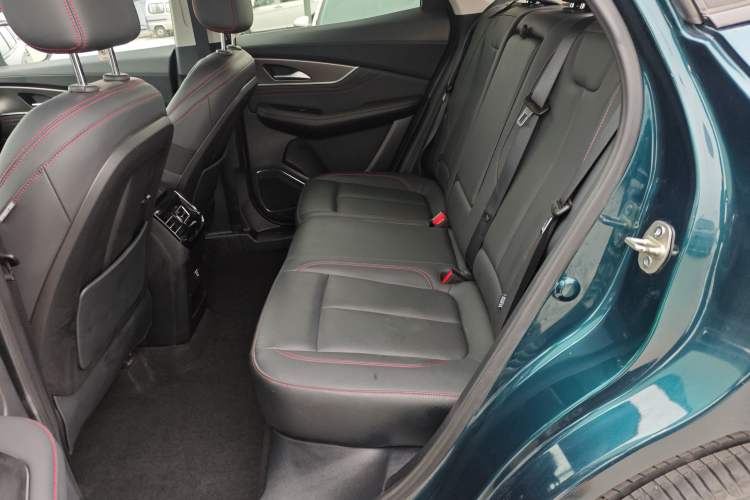 Used FORTHING T5 EVO 2021 1.5TD DCT Diamond Edition Left Rear Seat