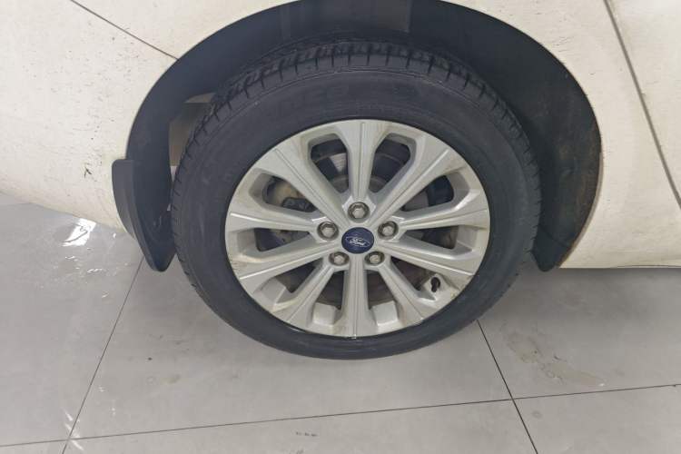 Used Ford Escort 2017 Happy Edition 1.5L Manual Fashion Model