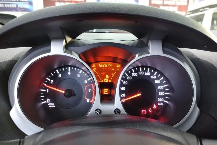 Used Infiniti ESQ 2014 1.6L Spontaneous Edition