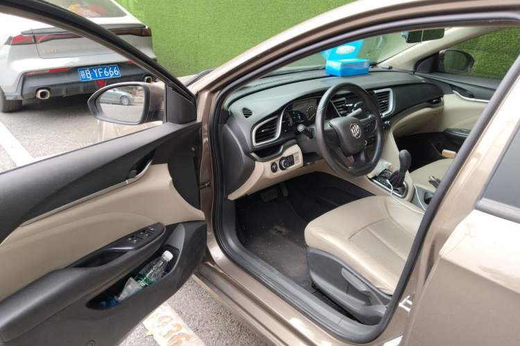 Used Buick GT 2016 15N Automatic Elite Edition Driver Seat