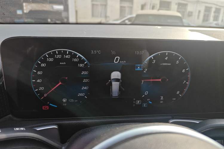 Used Mercedes-Benz GLB 2022 Refresh GLB 200 Dynamic Edition Instrument Cluster