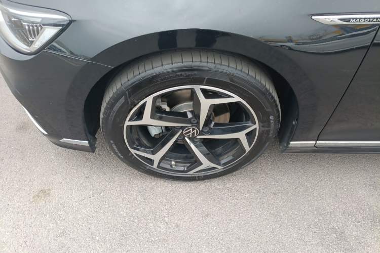 Used Volkswagen Magotan 2023 2 Million Units Commemorative Edition 330TSI DSG Luxury Version Left Front Wheel Hub